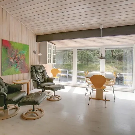 펜션 Four-bedroom In Nexo